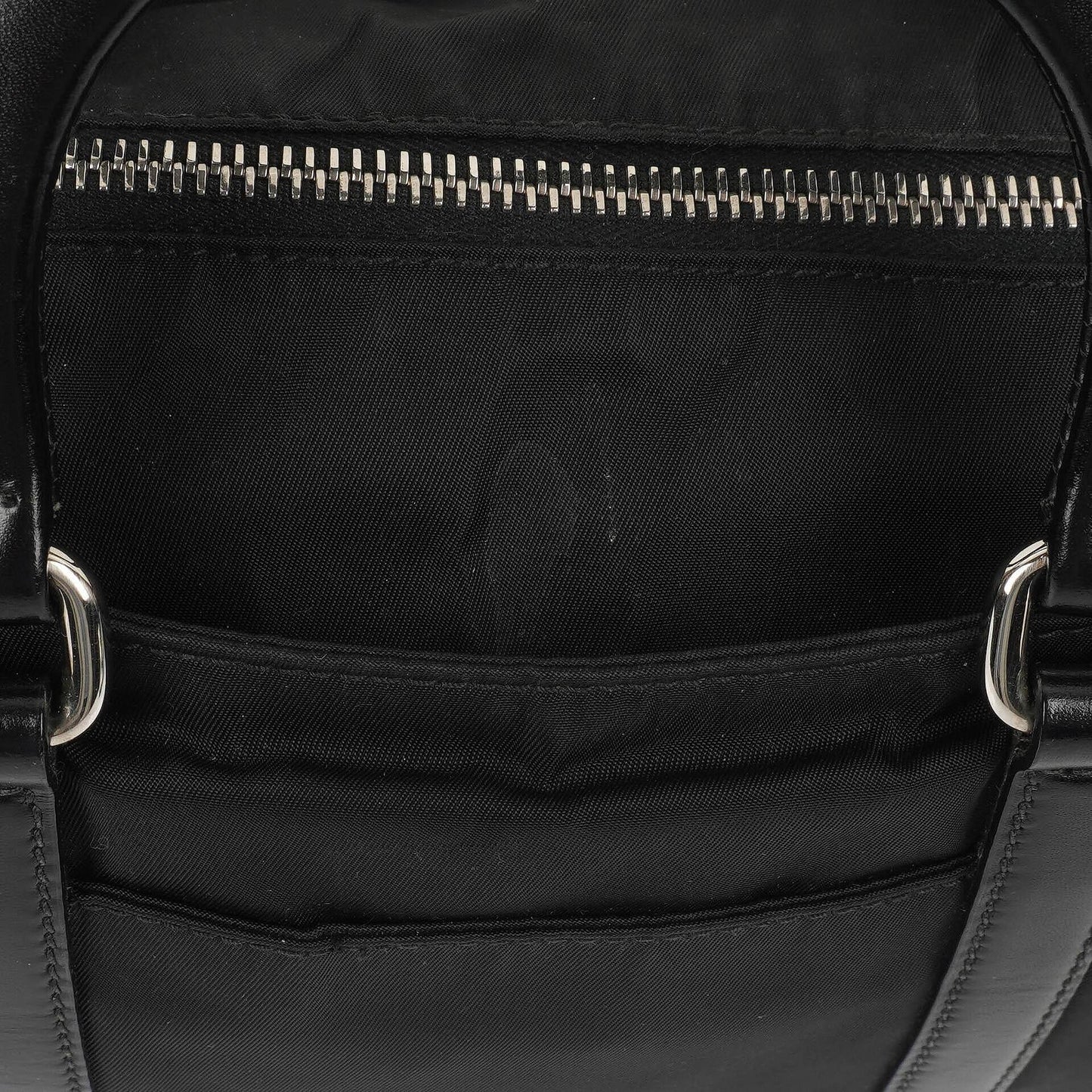 Prada Schultertasche aus schwarzem Tessuto Nylon