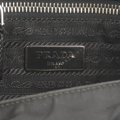 Prada Schultertasche aus schwarzem Tessuto Nylon