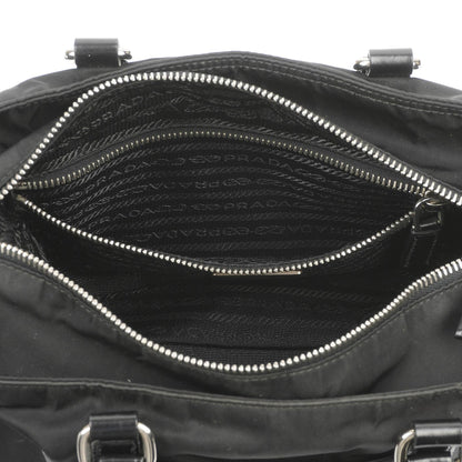 Prada Schultertasche aus schwarzem Tessuto Nylon