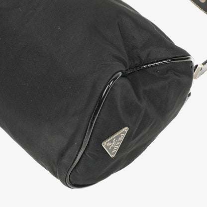 Prada Tessuto Schultertasche in Schwarz