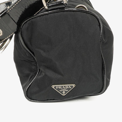 Prada Tessuto Schultertasche in Schwarz