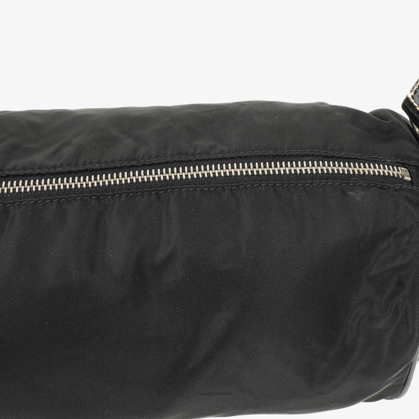 Prada Tessuto Schultertasche in Schwarz
