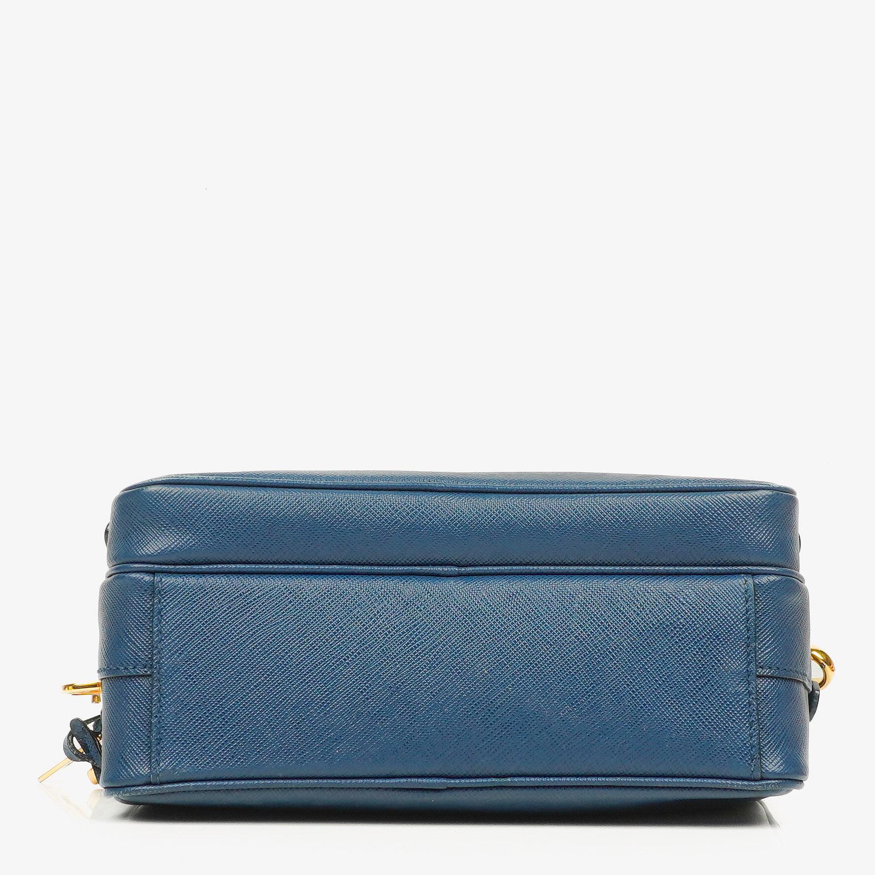 Prada Bleuette Saffiano Lux Umhängetasche mit Doppelreißverschluss