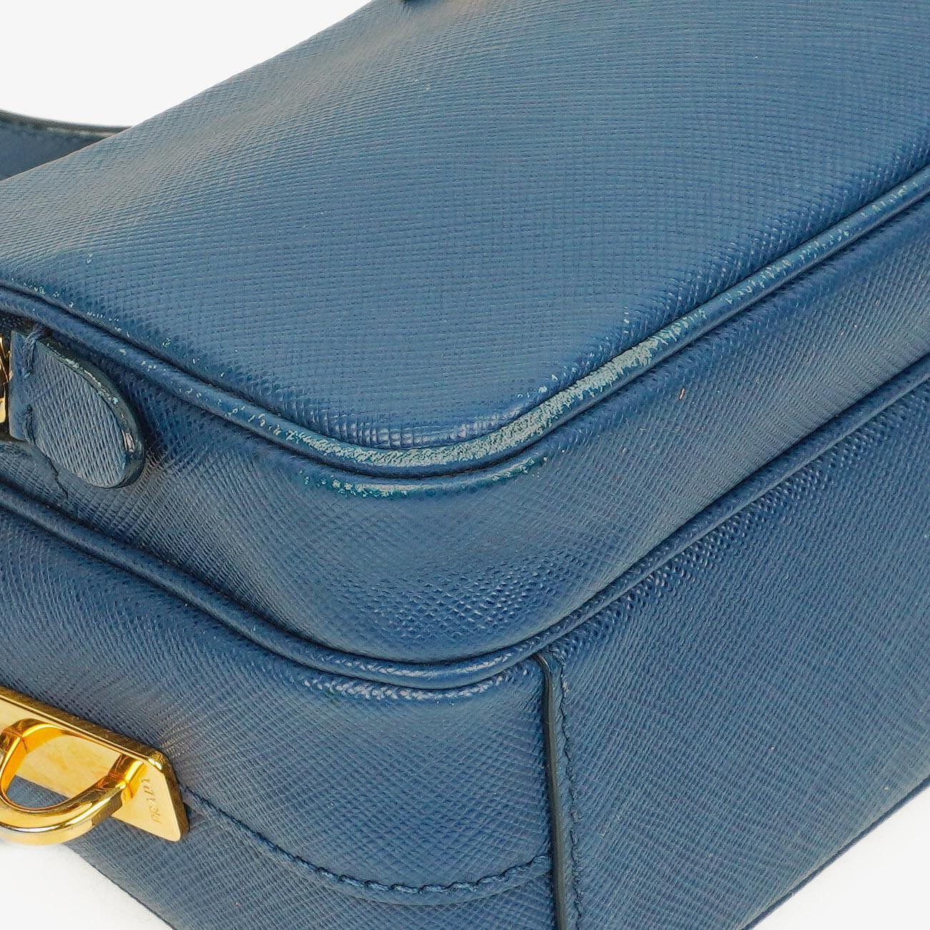 Prada Bleuette Saffiano Lux Umhängetasche mit Doppelreißverschluss