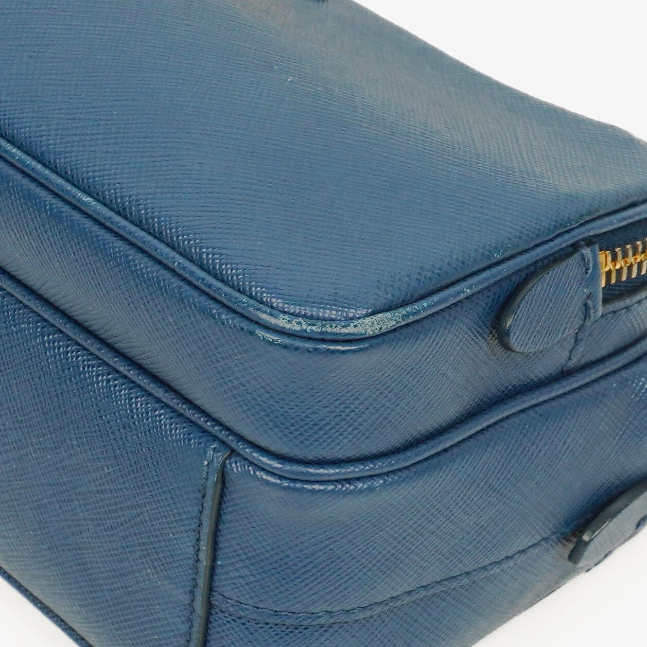 Prada Bleuette Saffiano Lux Umhängetasche mit Doppelreißverschluss