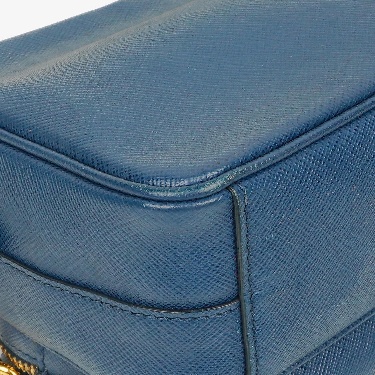 Prada Bleuette Saffiano Lux Umhängetasche mit Doppelreißverschluss