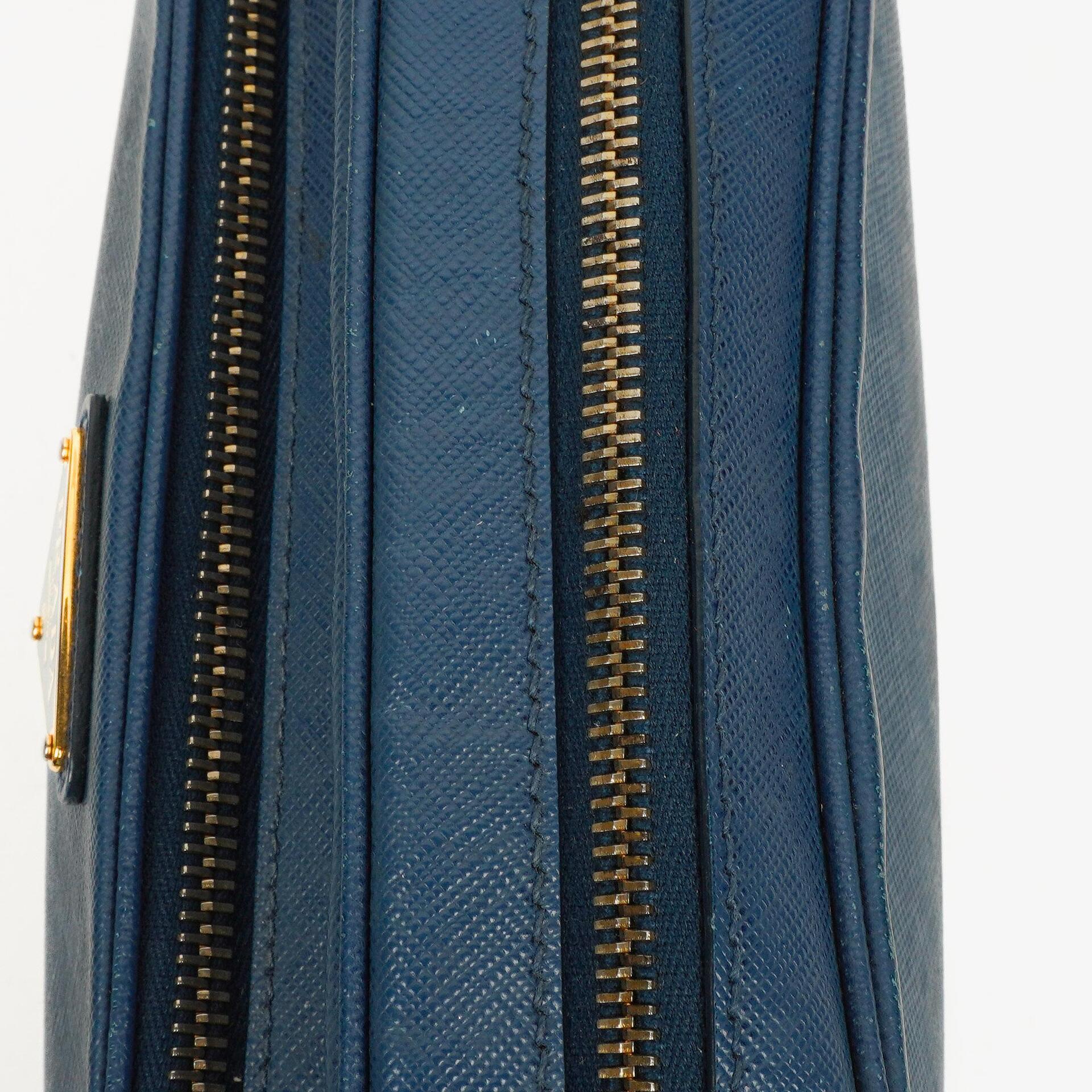 Prada Bleuette Saffiano Lux Umhängetasche mit Doppelreißverschluss
