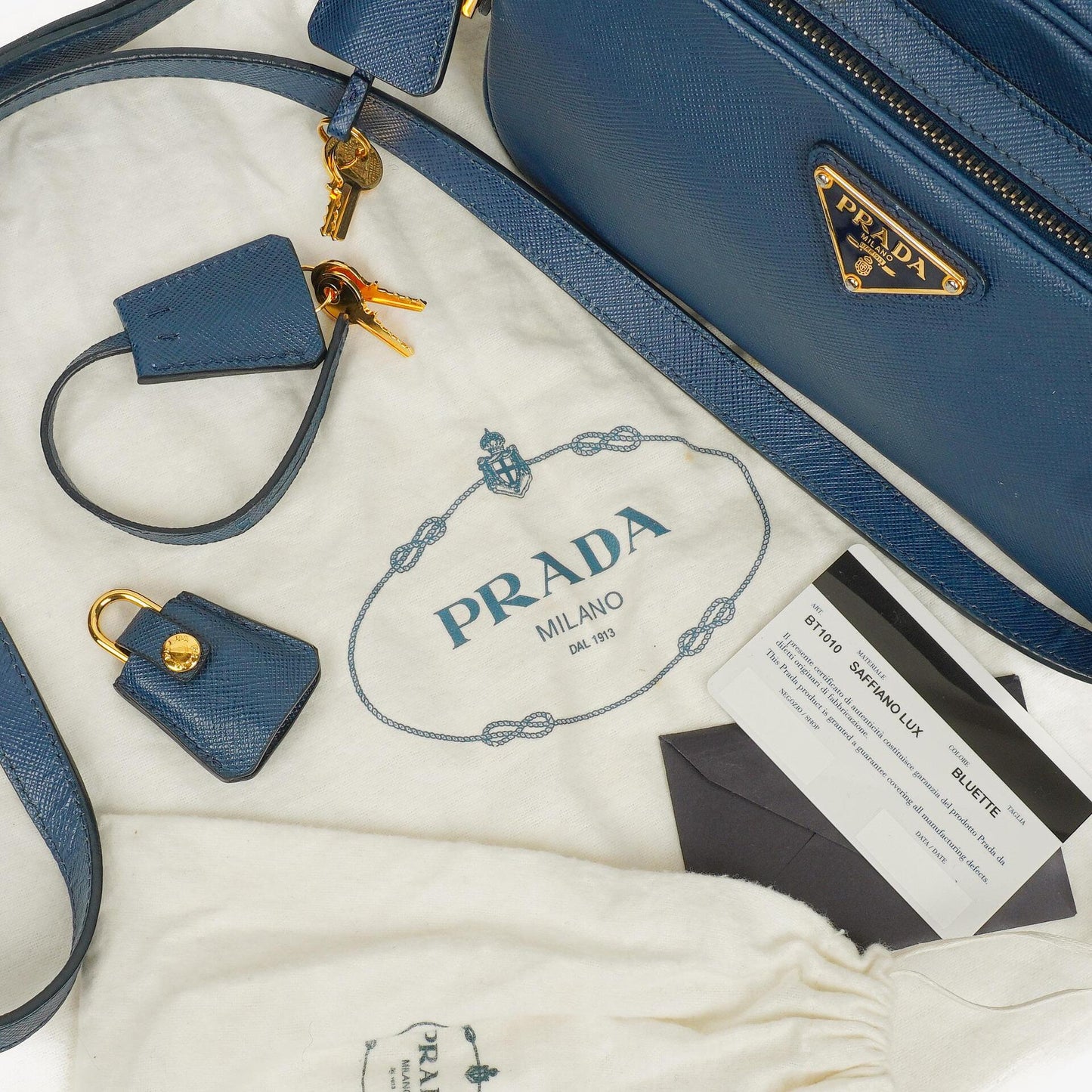Prada Bleuette Saffiano Lux Umhängetasche mit Doppelreißverschluss