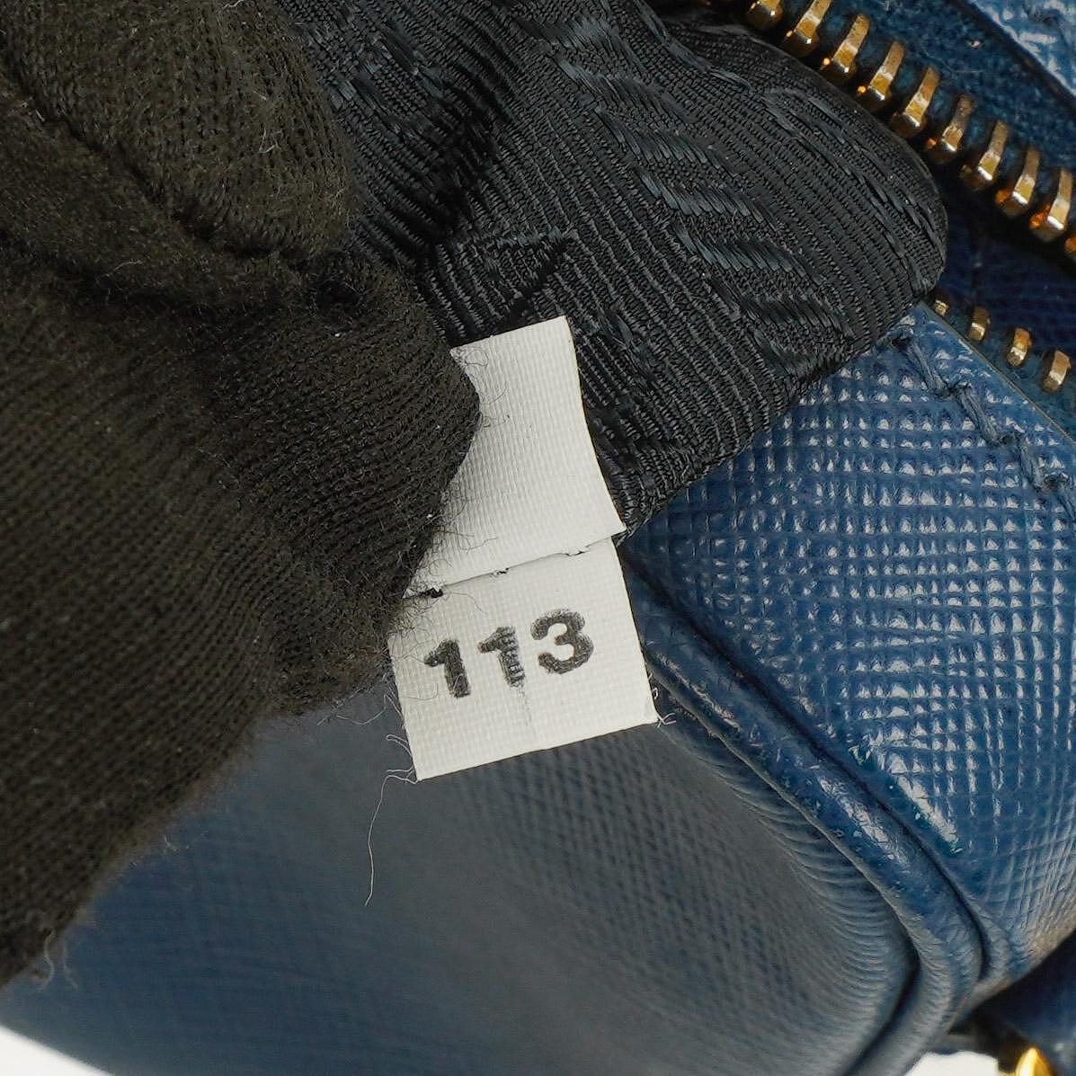 Prada Bleuette Saffiano Lux Umhängetasche mit Doppelreißverschluss