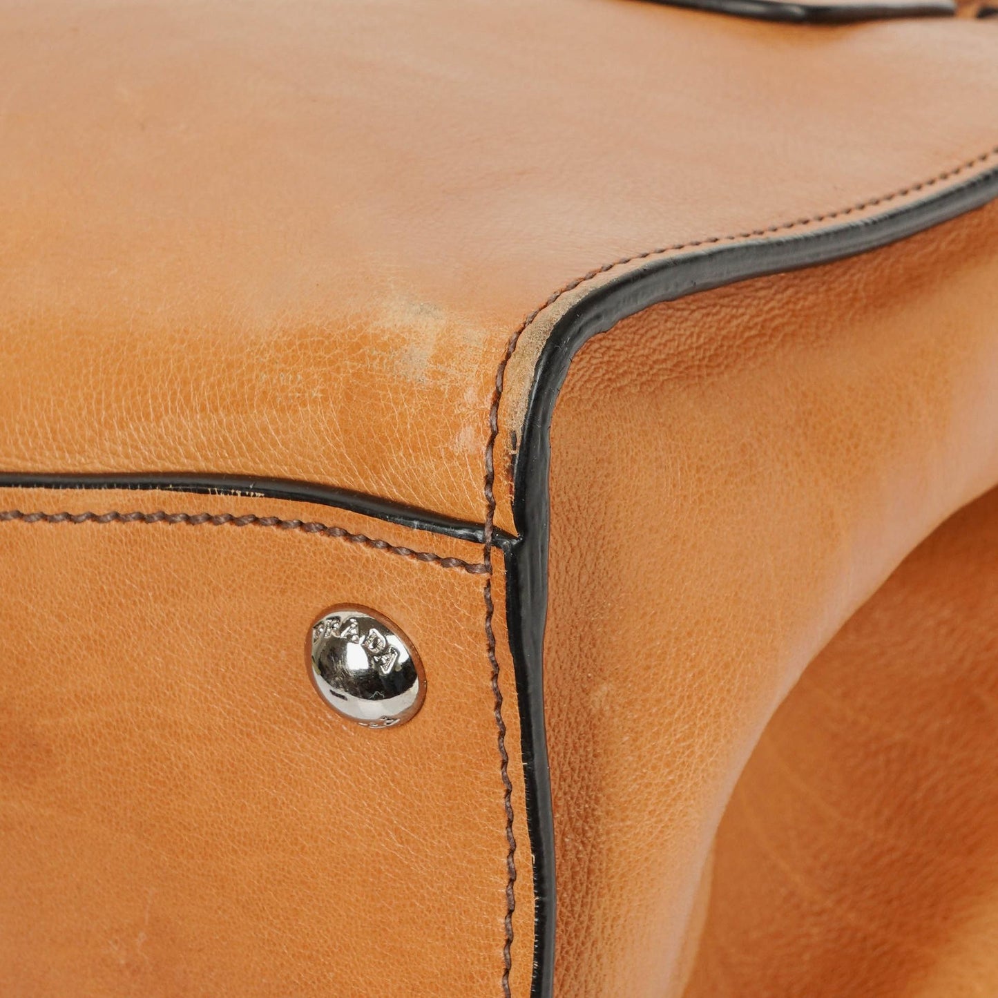 Prada 2-Wege-Handtasche aus Glace Kalbsleder mit Doppelfach