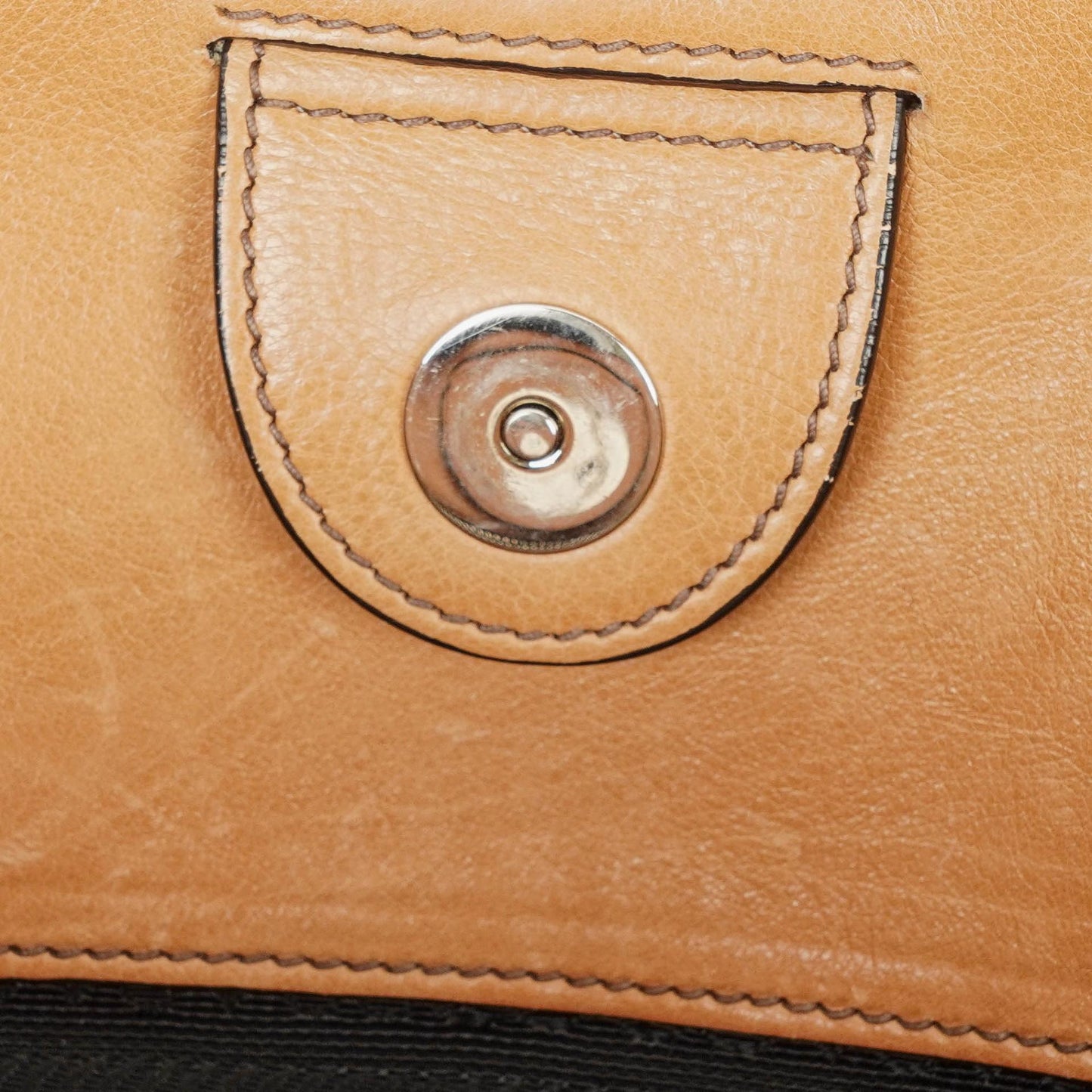 Prada 2-Wege-Handtasche aus Glace Kalbsleder mit Doppelfach