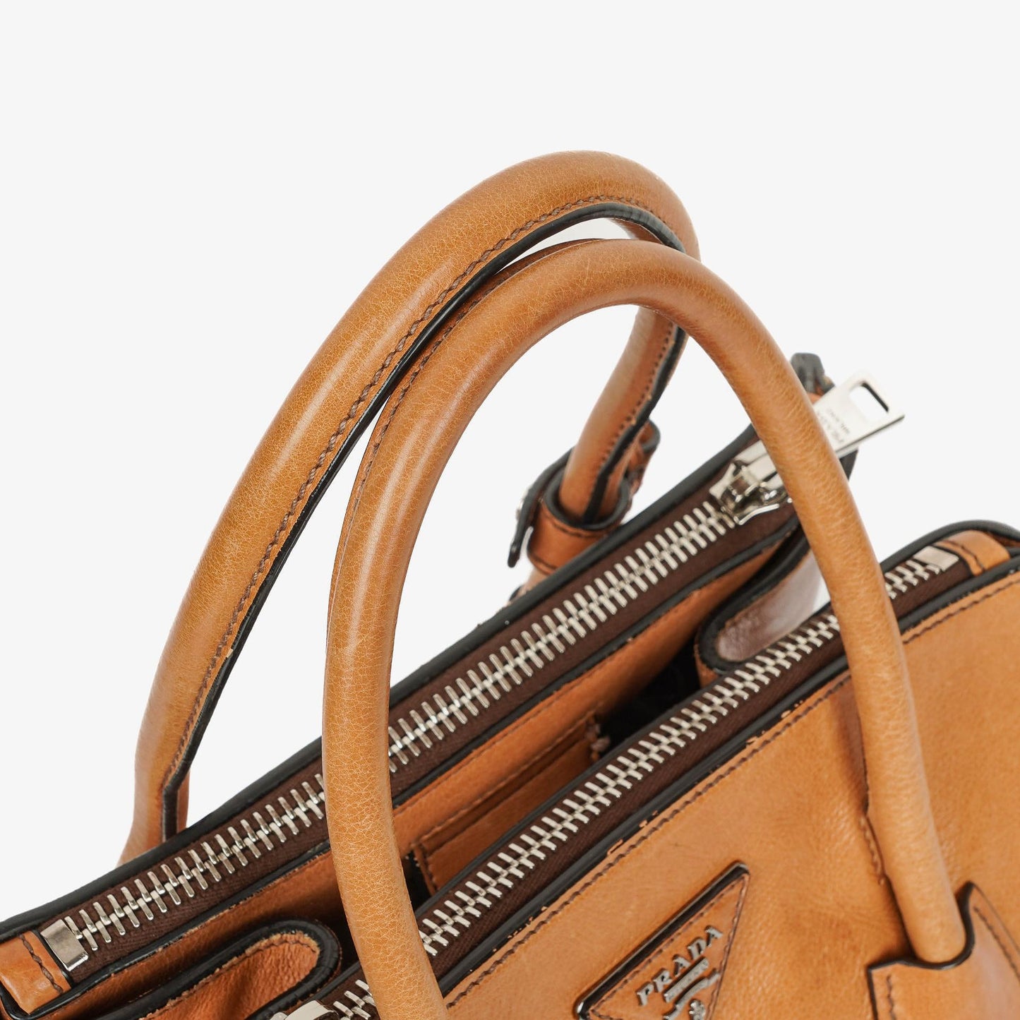 Prada 2-Wege-Handtasche aus Glace Kalbsleder mit Doppelfach