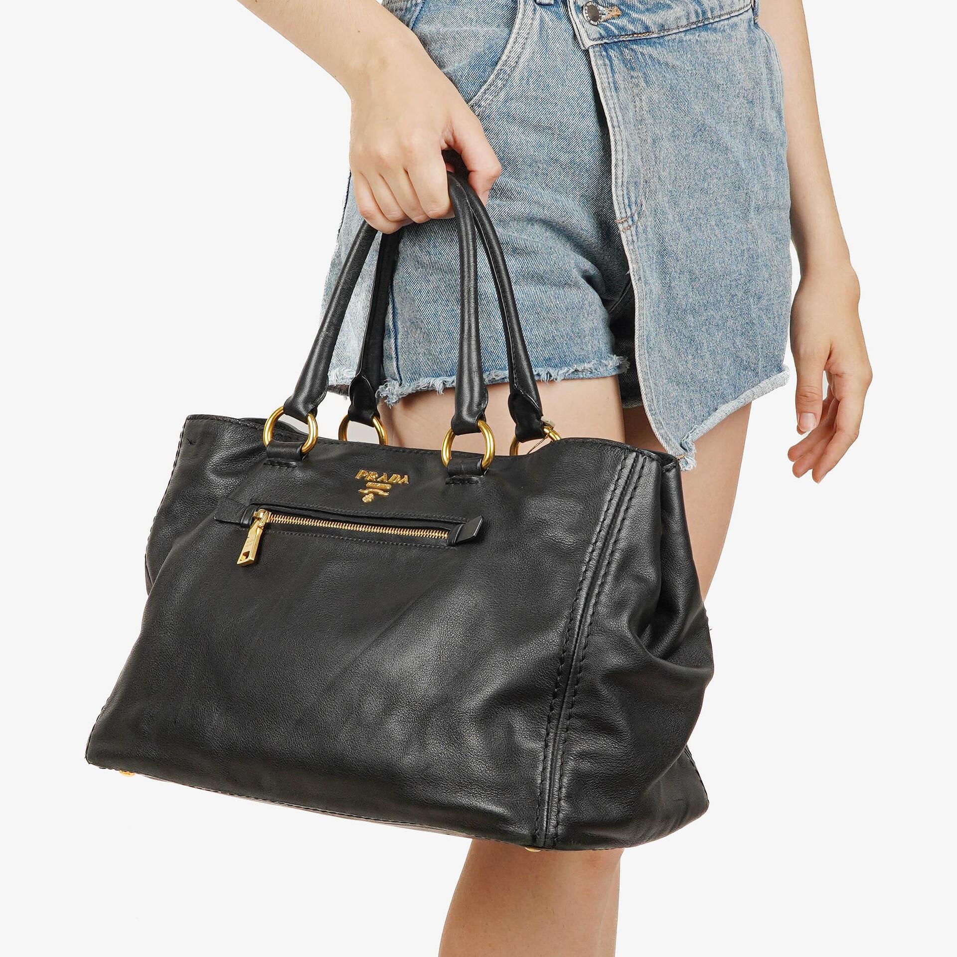 Prada Tote Tasche aus weichem Kalbsleder in Nero