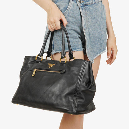 Prada Tote Tasche aus weichem Kalbsleder in Nero