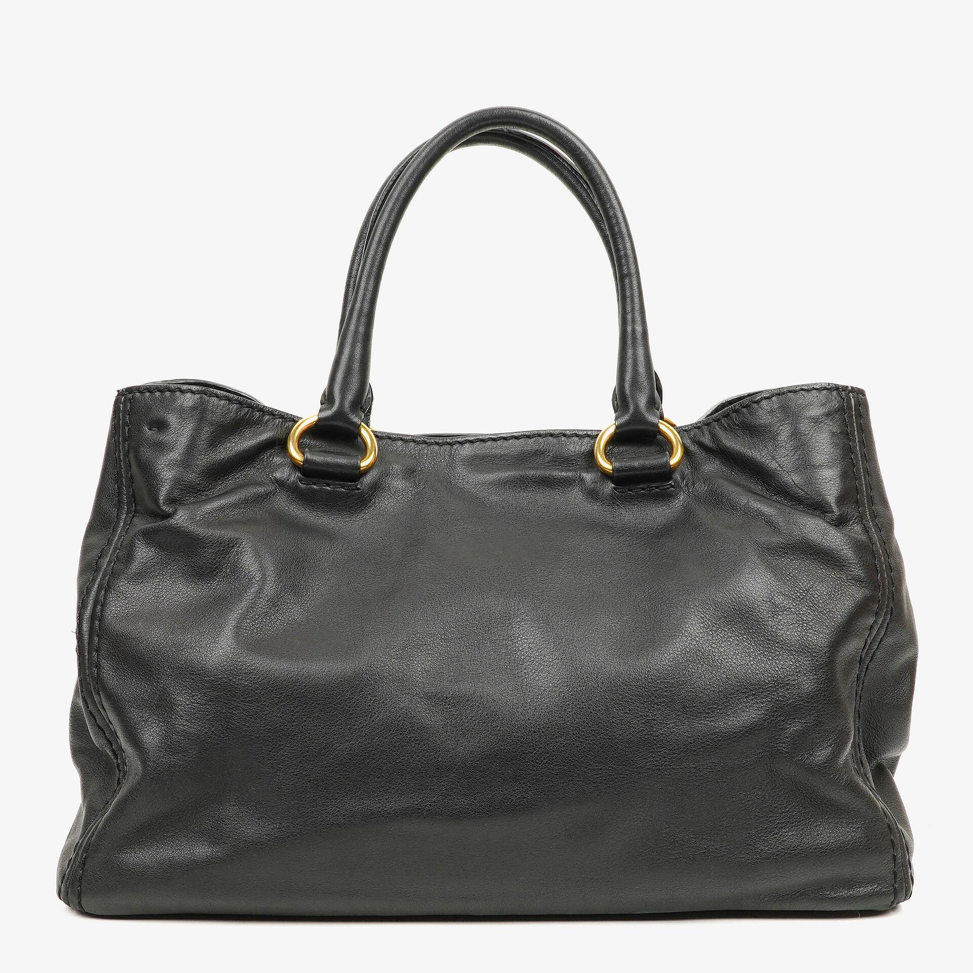 Prada Tote Tasche aus weichem Kalbsleder in Nero