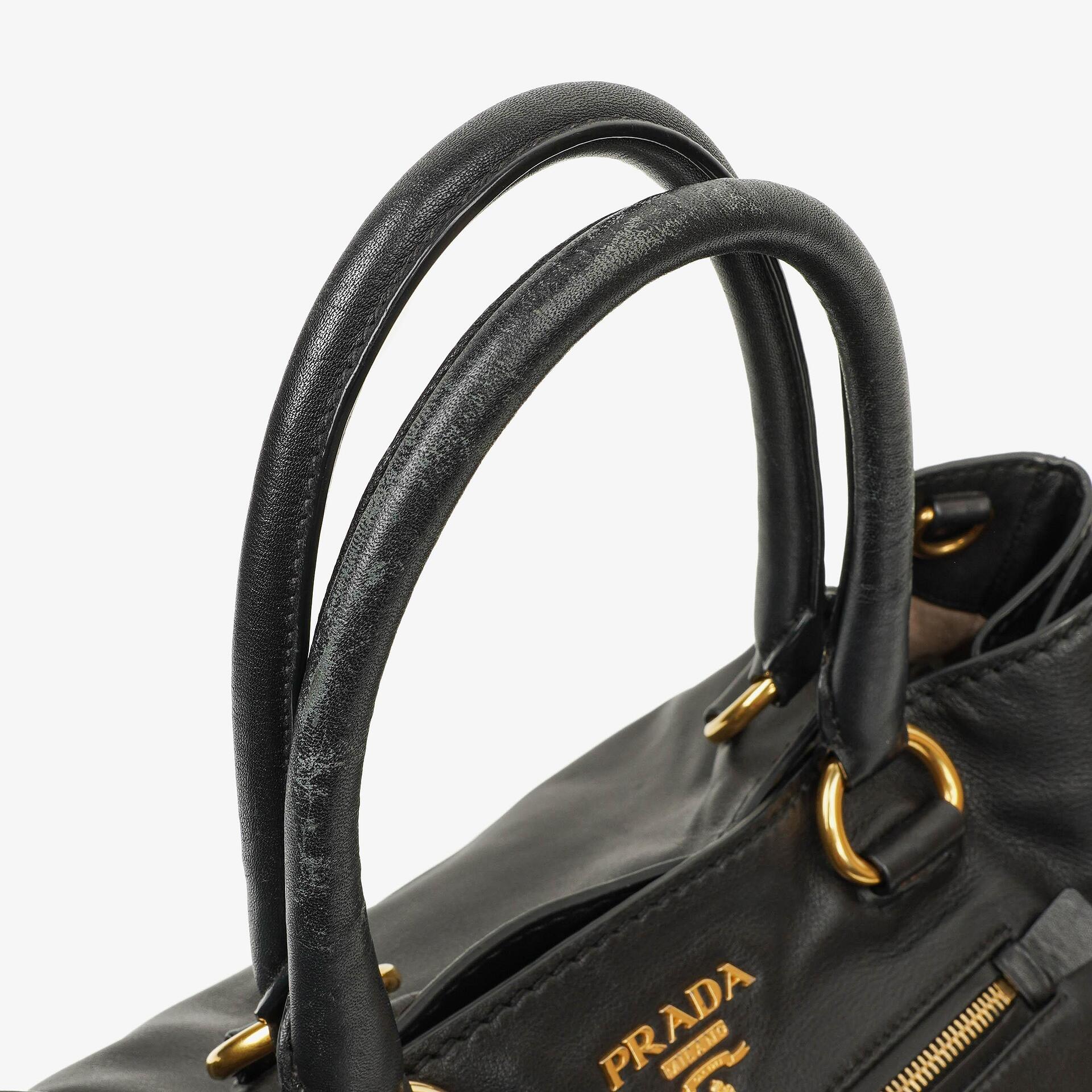 Prada Tote Tasche aus weichem Kalbsleder in Nero