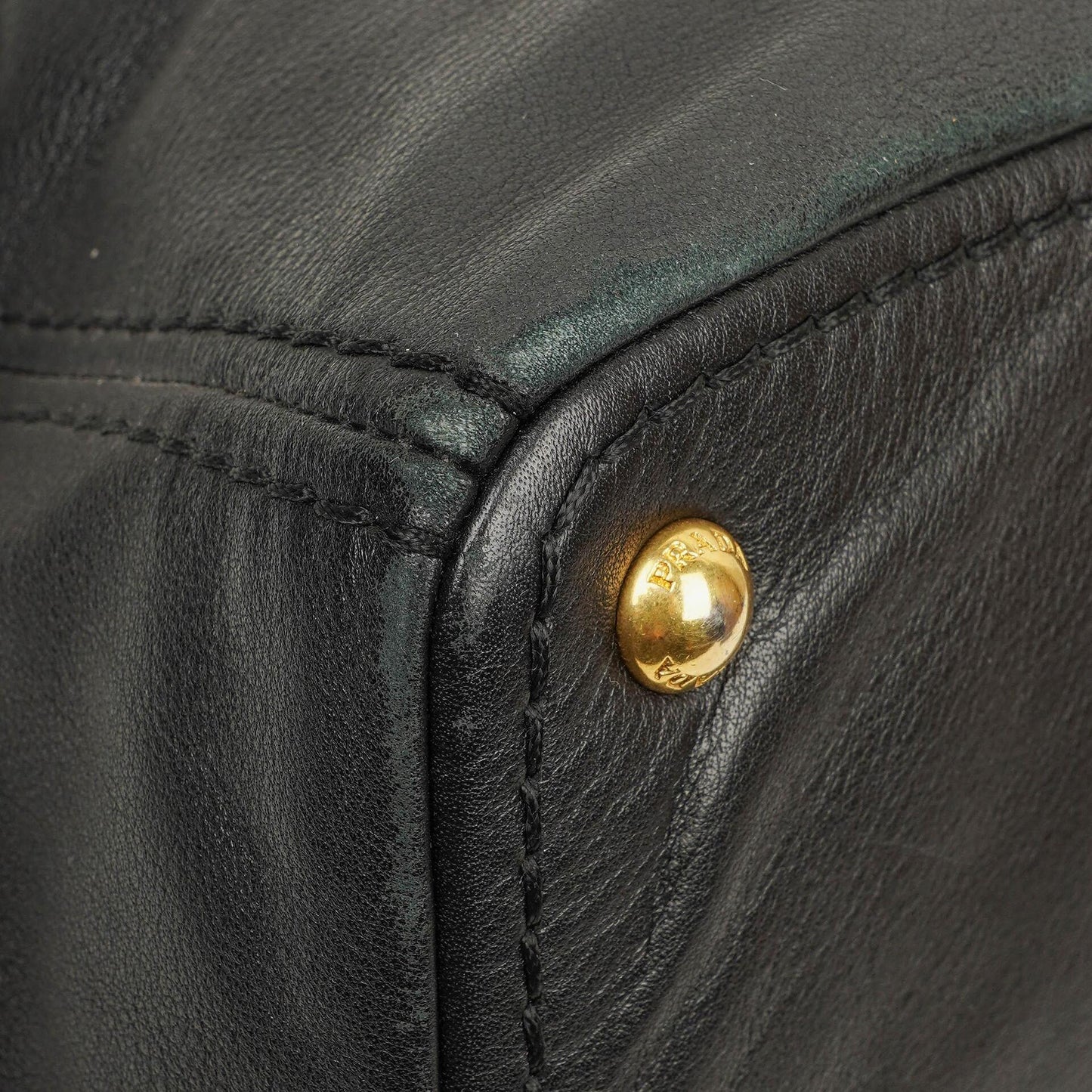 Prada Tote Tasche aus weichem Kalbsleder in Nero