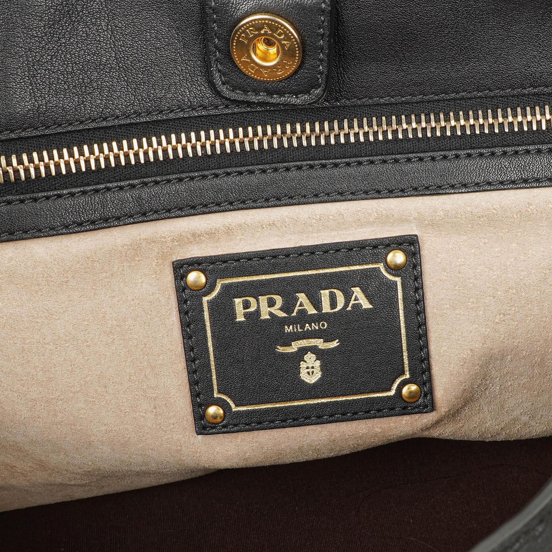Prada Tote Tasche aus weichem Kalbsleder in Nero