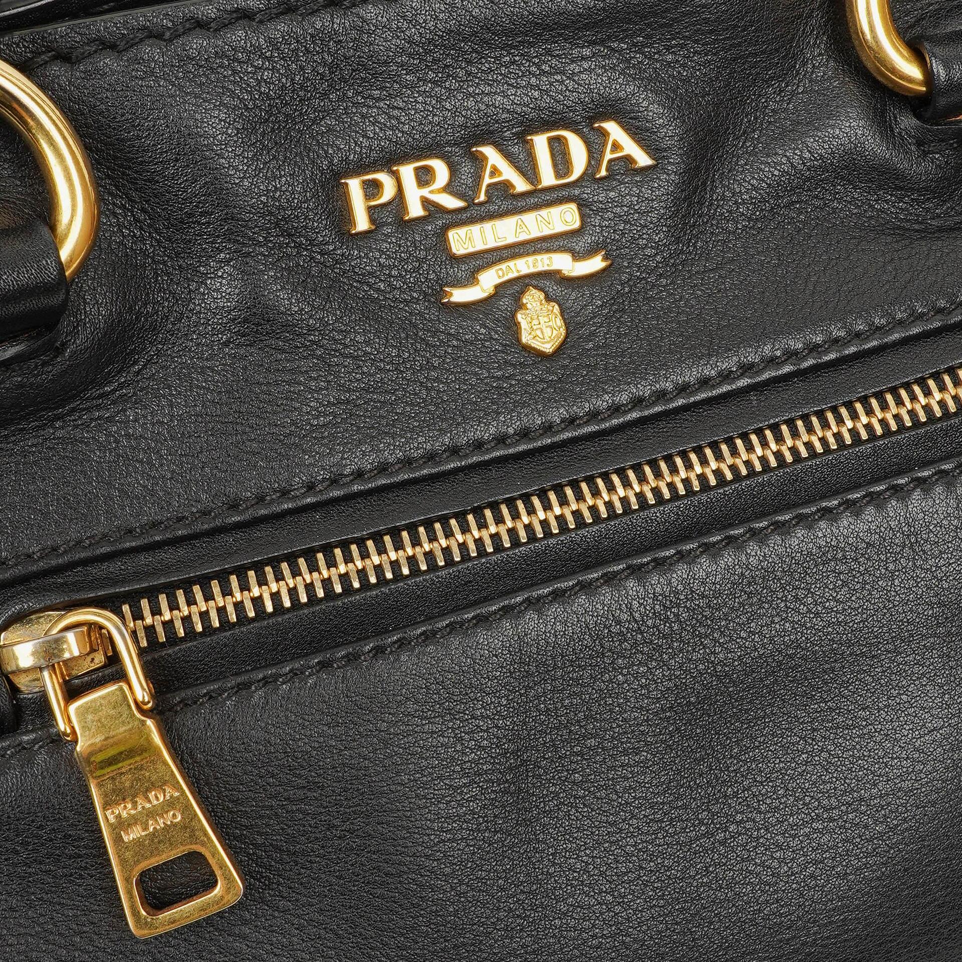 Prada Tote Tasche aus weichem Kalbsleder in Nero