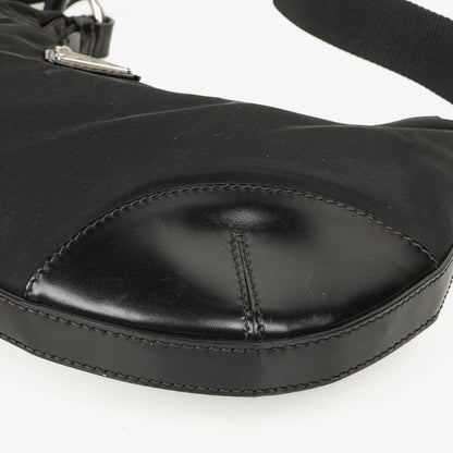 Prada Nero Tessuto leichte Schultertasche aus Nylon