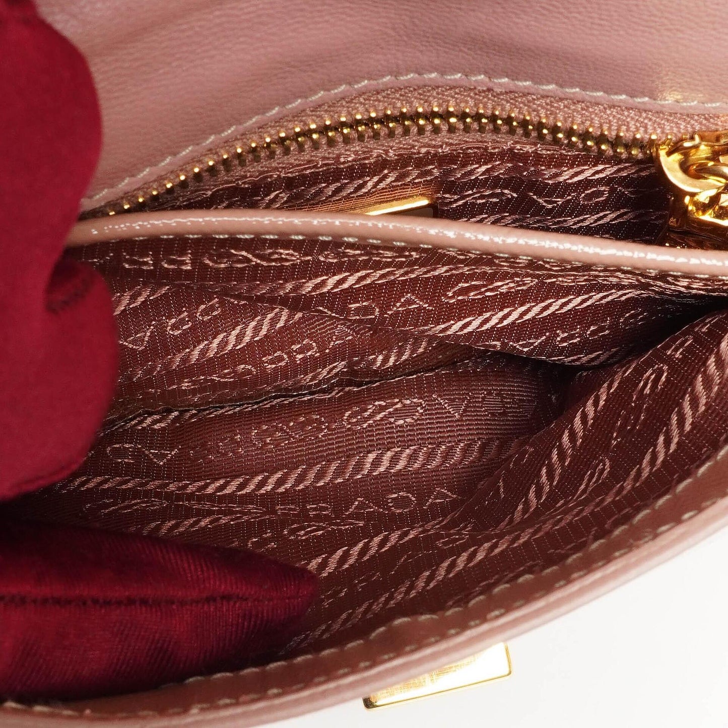 Prada Handtasche aus Orchidea Saffiano Vernic Leder