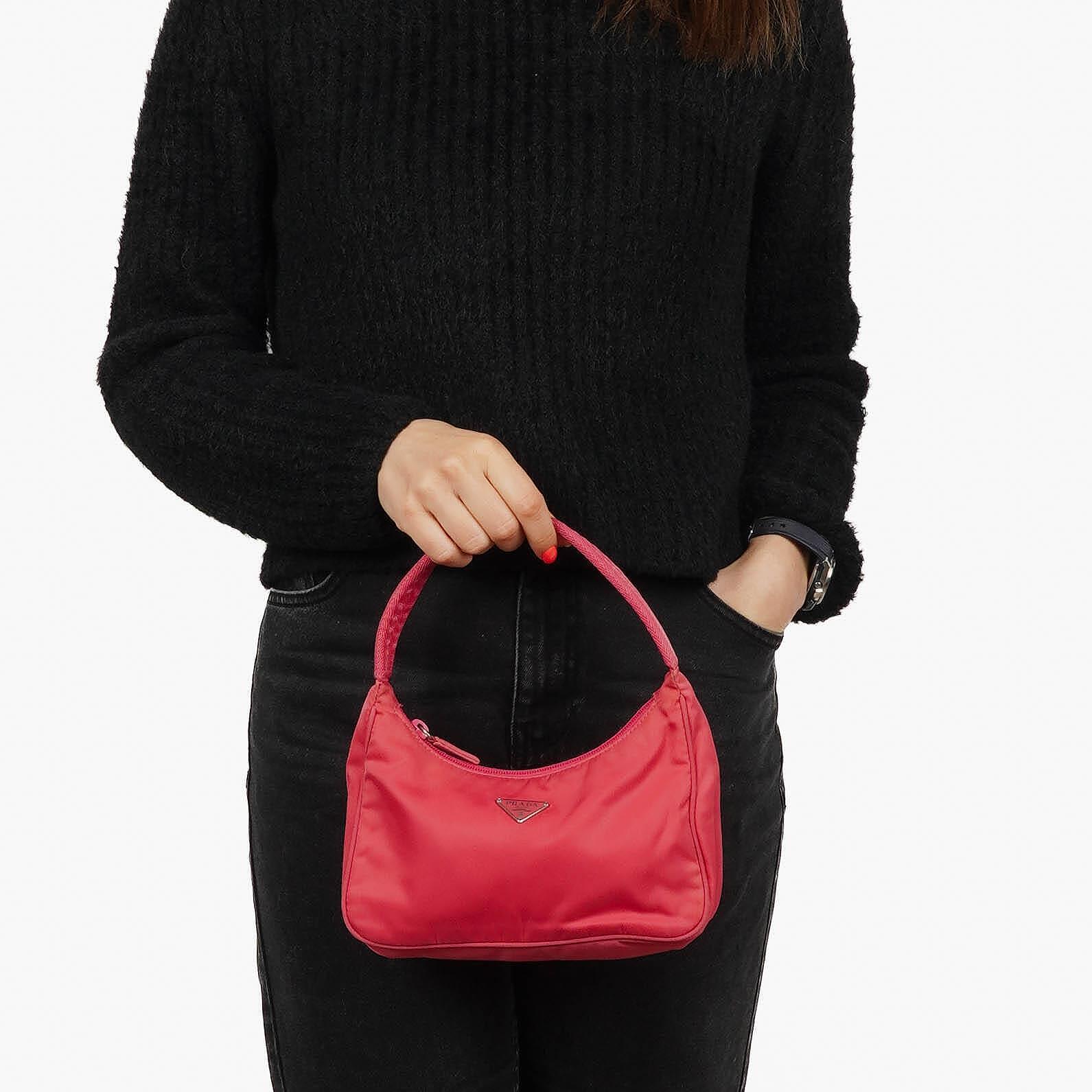 Prada Tessuto Nylon Sport Mini Schulter-Hobo-Tasche in Pink
