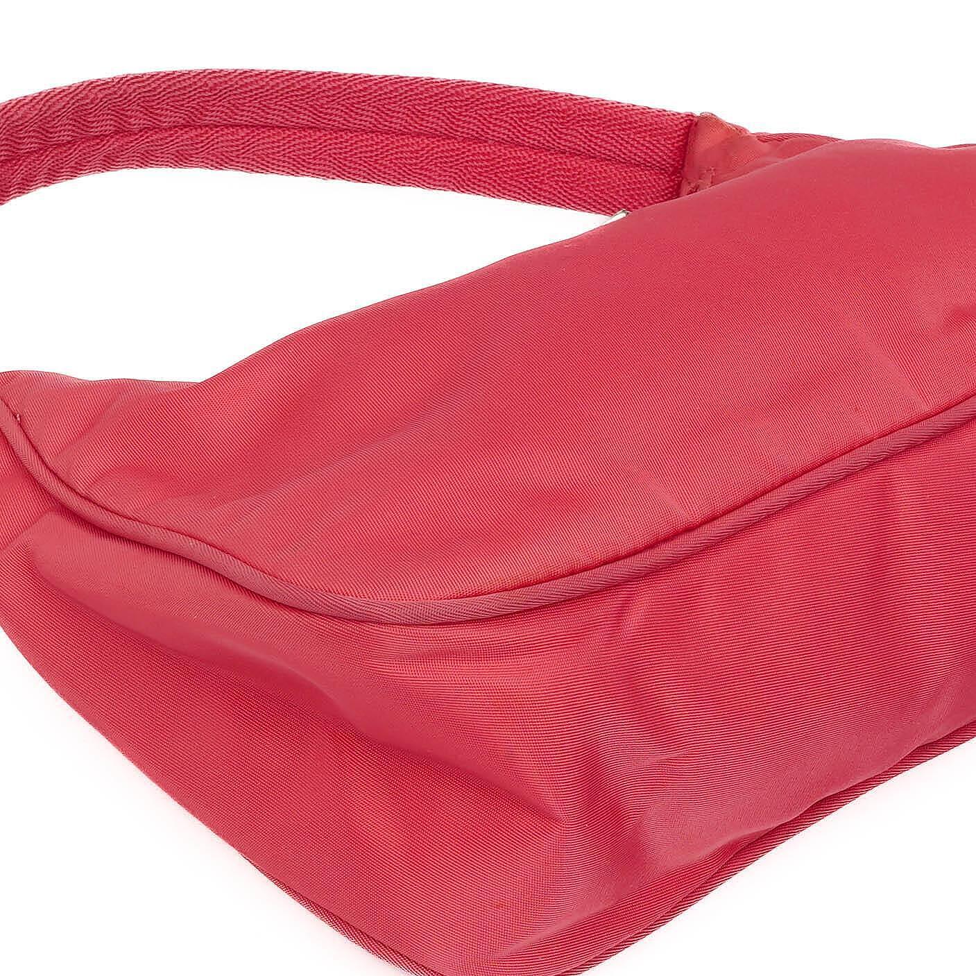 Prada Tessuto Nylon Sport Mini Schulter-Hobo-Tasche in Pink