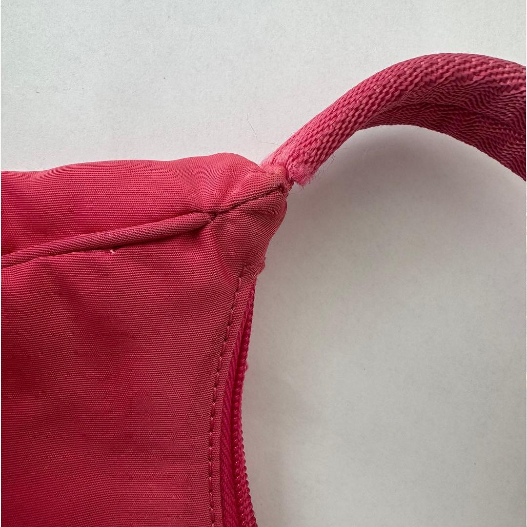 Prada Tessuto Nylon Sport Mini Schulter-Hobo-Tasche in Pink