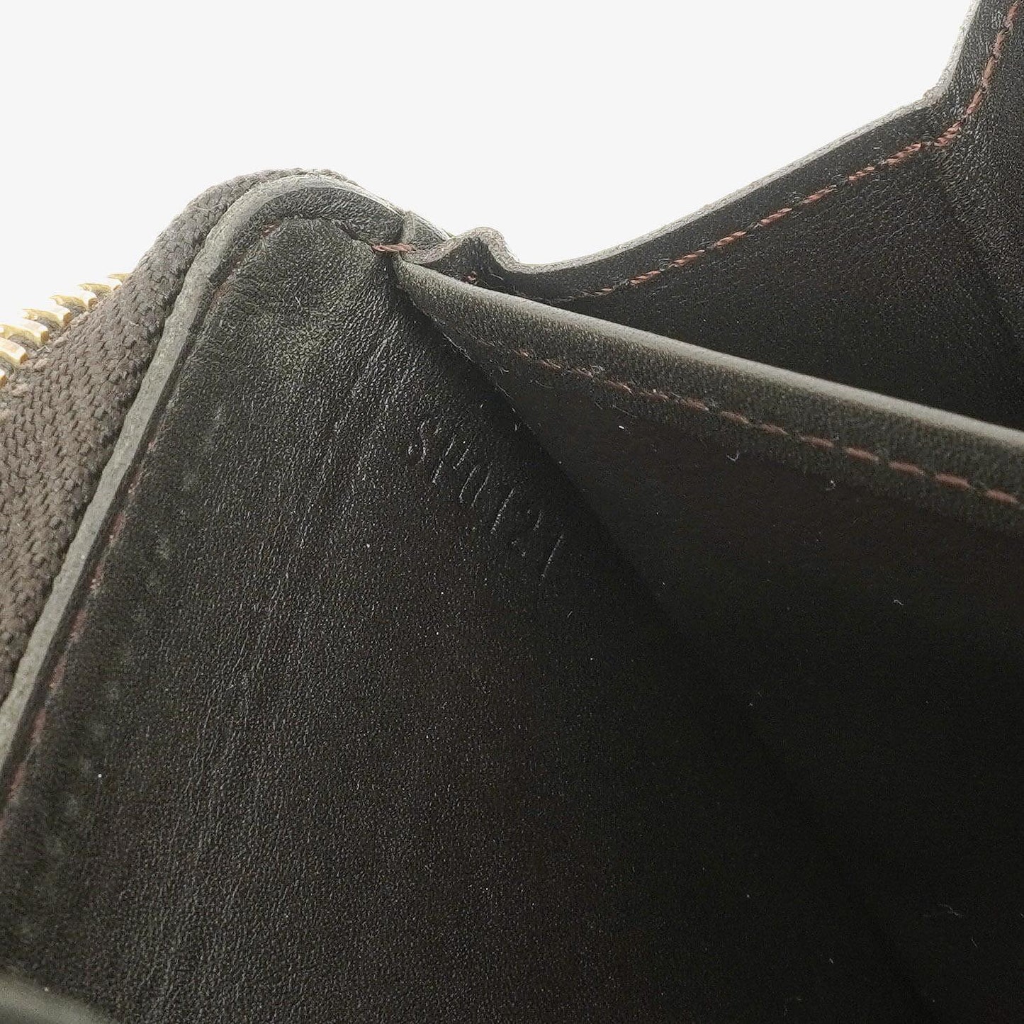 Louis Vuitton Zippy Geldbörse aus olivgrünem Vernis