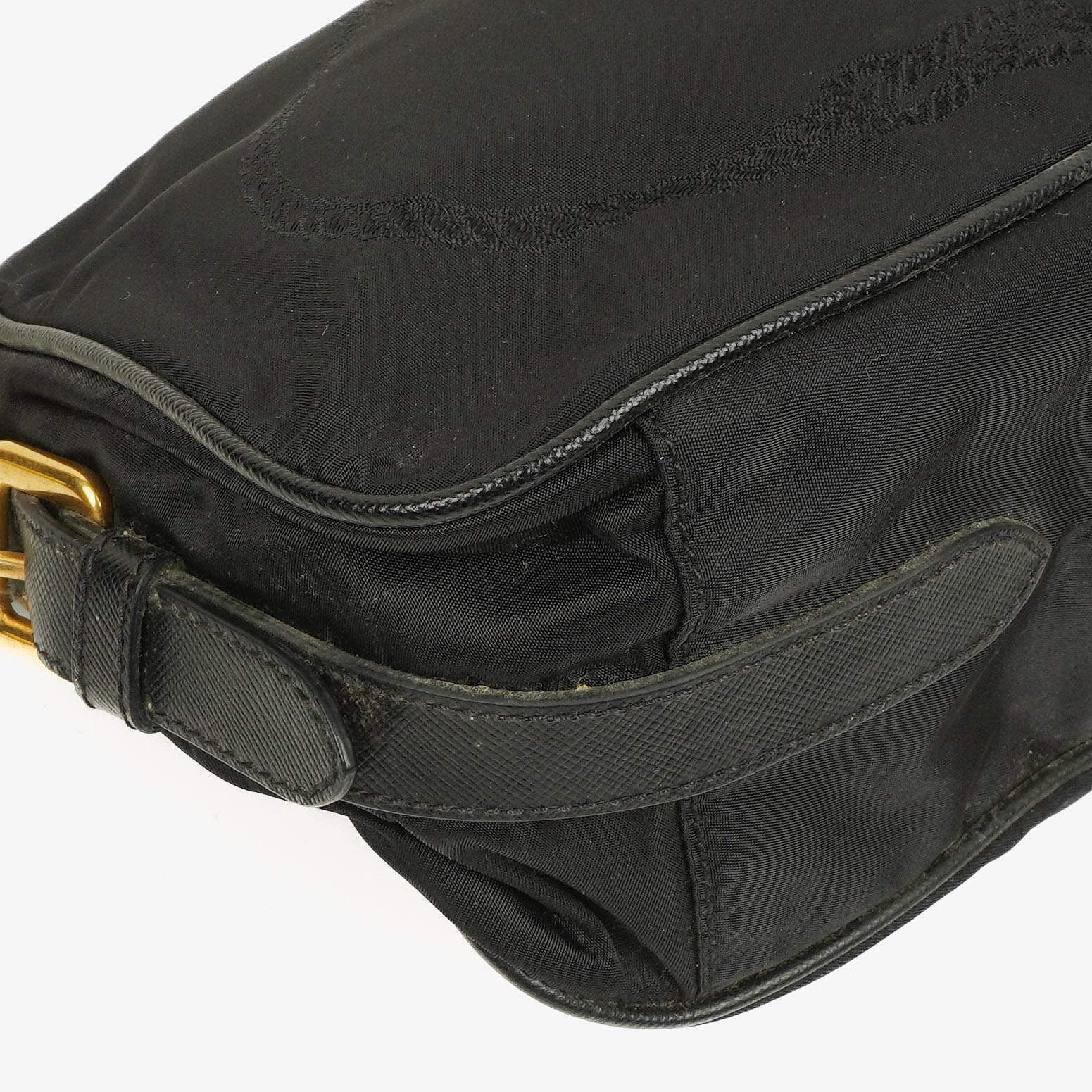 Prada Tessuto Schultertasche aus schwarzem Nylon mit Jacquard-Logo