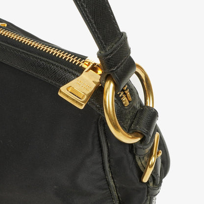 Prada Tessuto Schultertasche aus schwarzem Nylon mit Jacquard-Logo