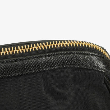 Prada Tessuto Schultertasche aus schwarzem Nylon mit Jacquard-Logo
