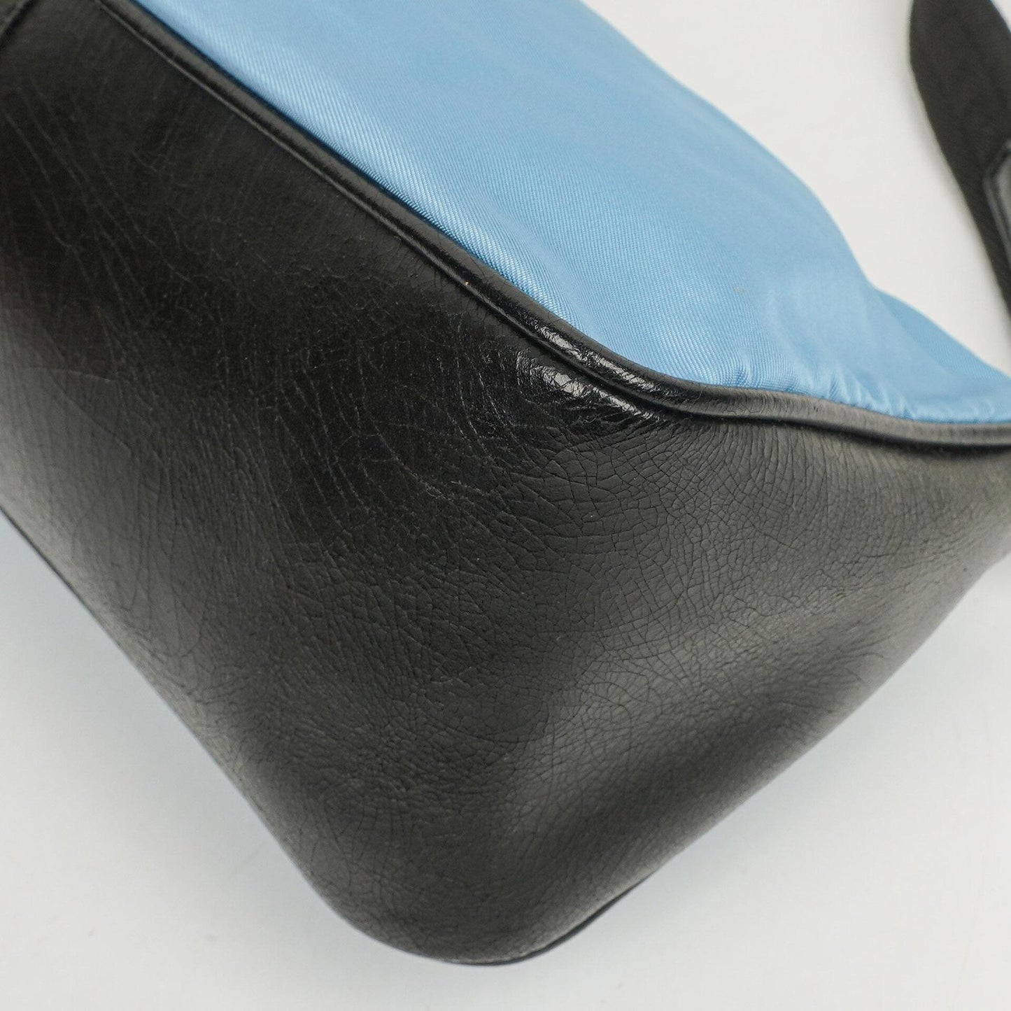 Prada Tessuto Easy Tasche in Azzurro
