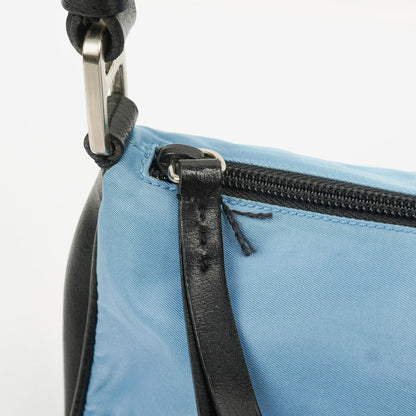 Prada Tessuto Easy Tasche in Azzurro