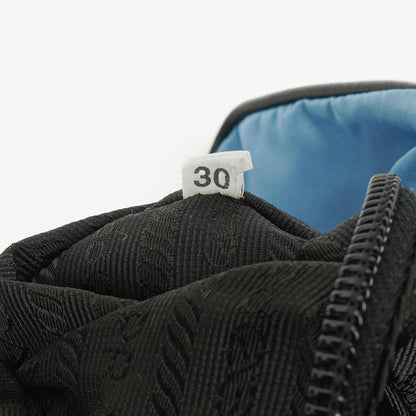 Prada Tessuto Easy Tasche in Azzurro