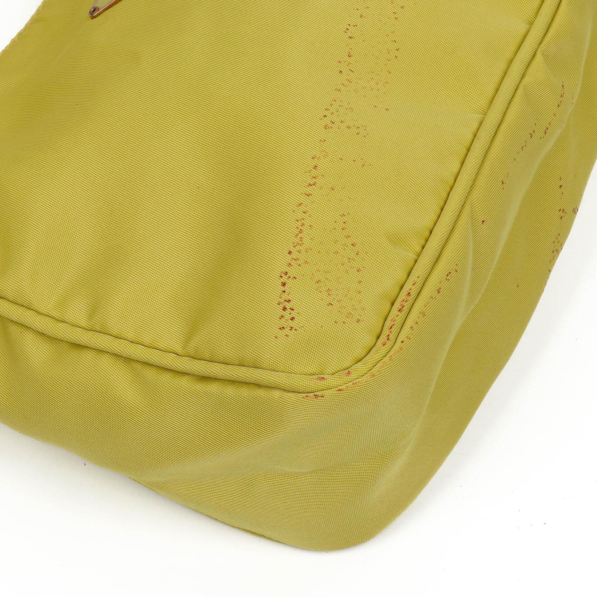 Prada Re-Edition 2000 Hobo Tasche Mini Tessuto Nylon Ananas