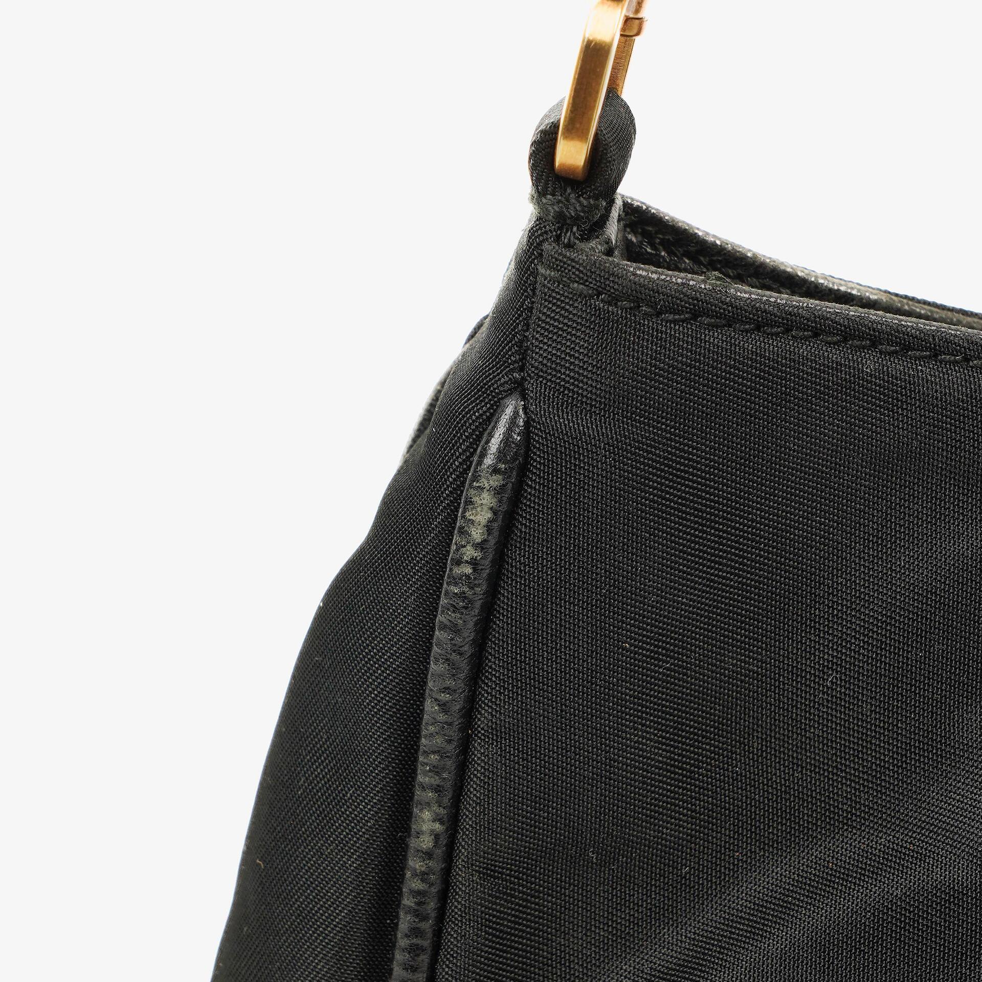 Prada Hobo-Tasche aus Tessuto Nylon
