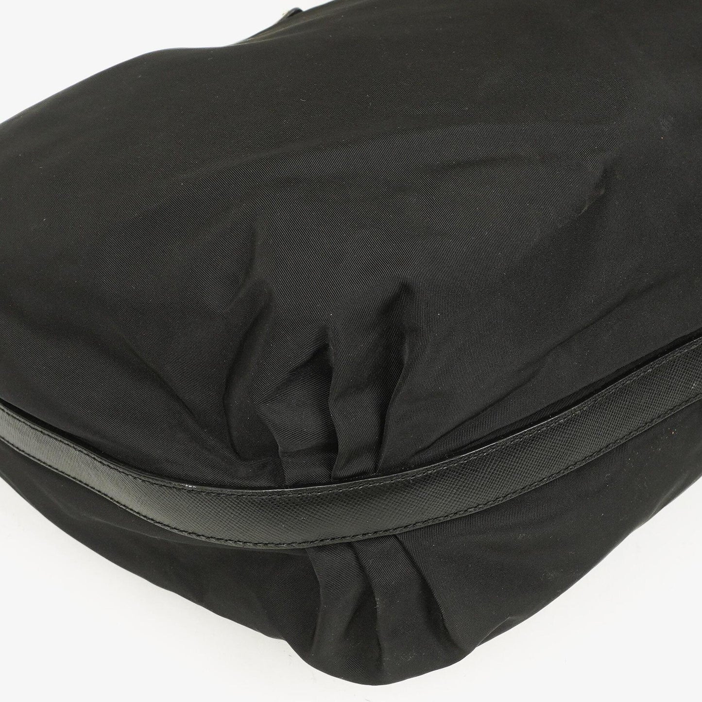 Prada Sacca Schultertasche aus schwarzem Tessuto Nylon Nero