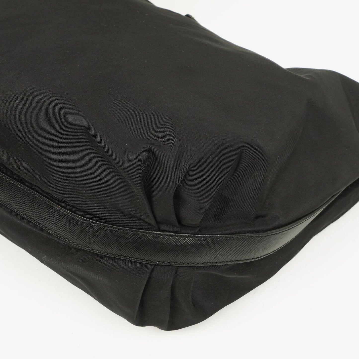 Prada Sacca Schultertasche aus schwarzem Tessuto Nylon Nero