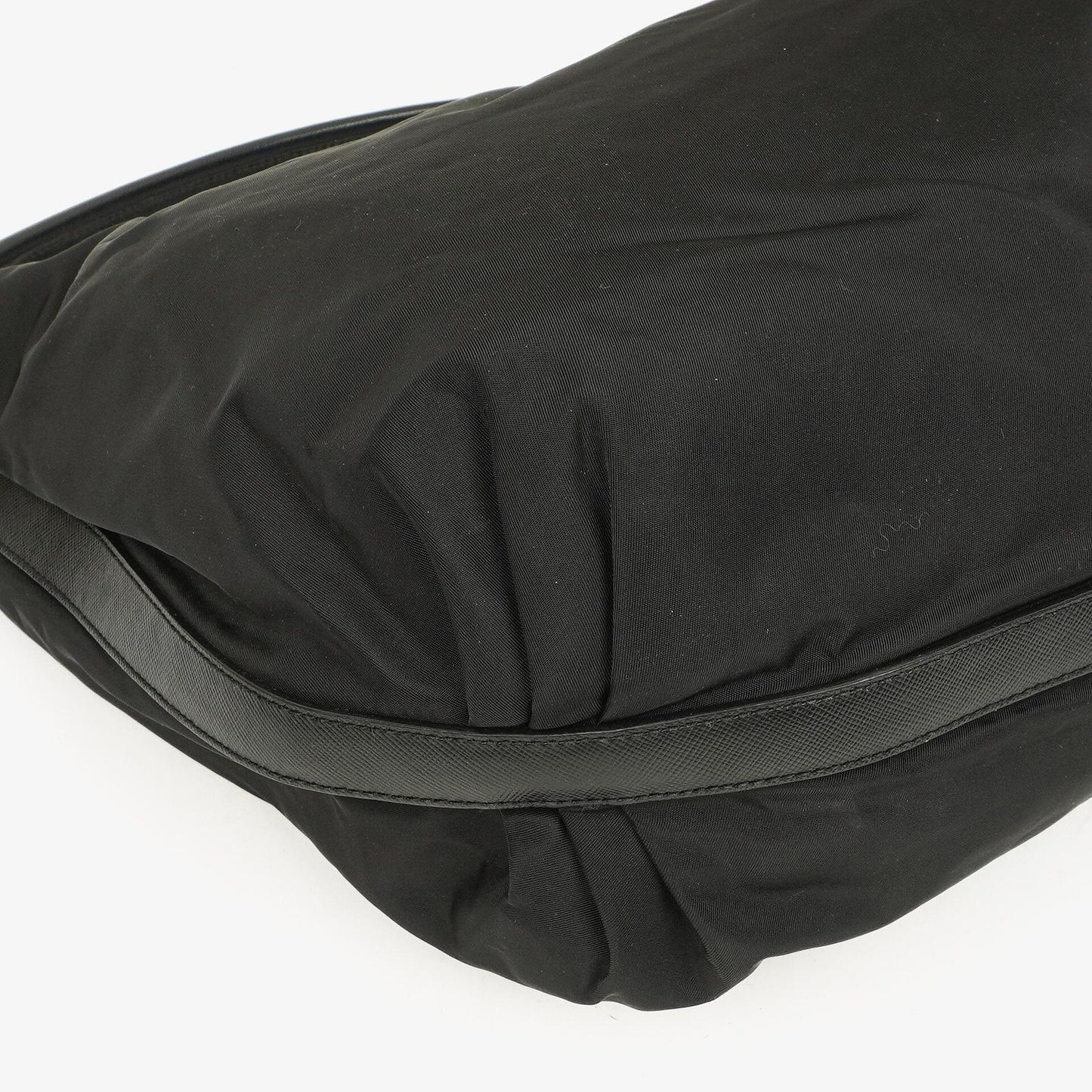 Prada Sacca Schultertasche aus schwarzem Tessuto Nylon Nero