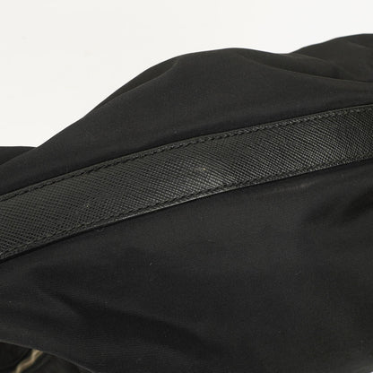 Prada Sacca Schultertasche aus schwarzem Tessuto Nylon Nero