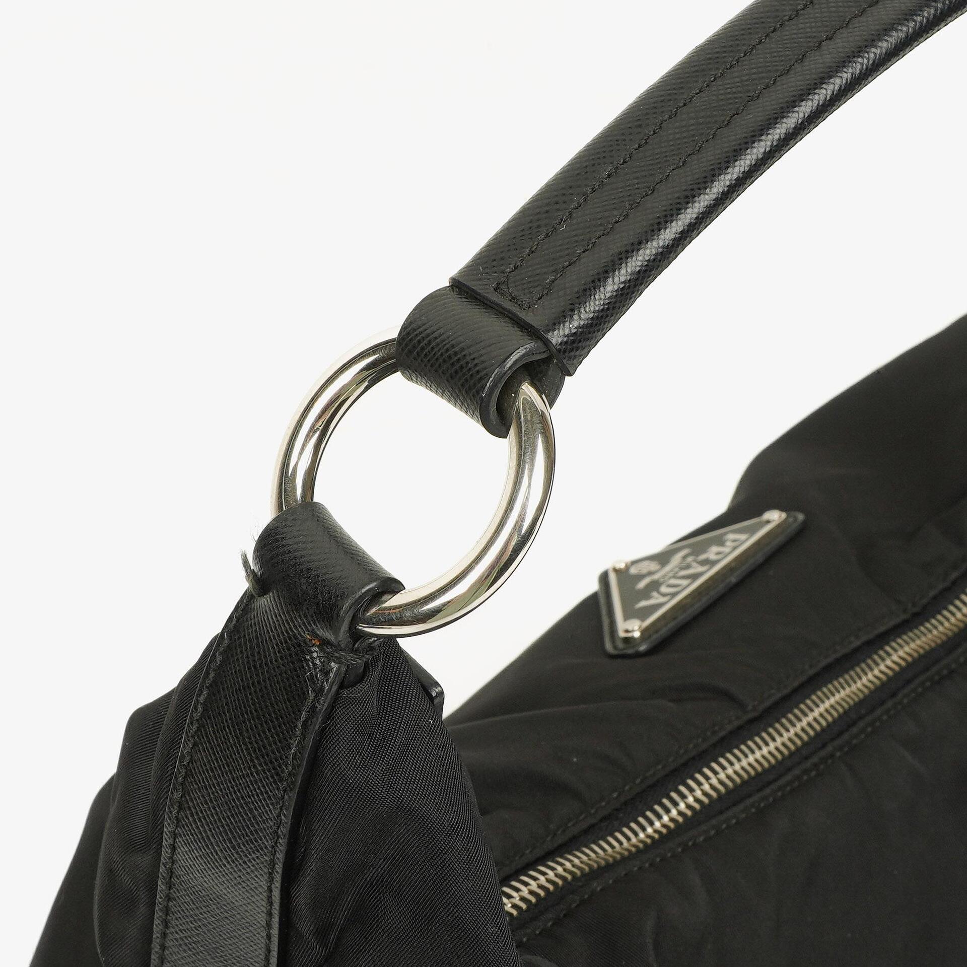 Prada Sacca Schultertasche aus schwarzem Tessuto Nylon Nero