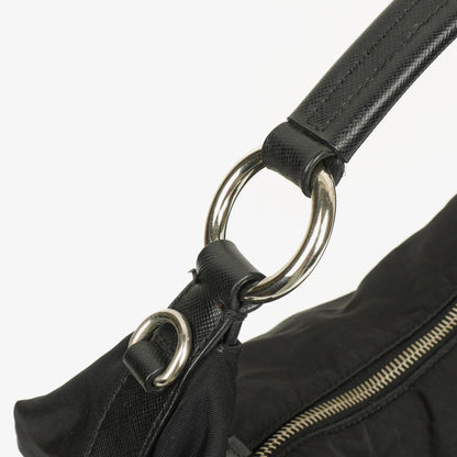 Prada Sacca Schultertasche aus schwarzem Tessuto Nylon Nero