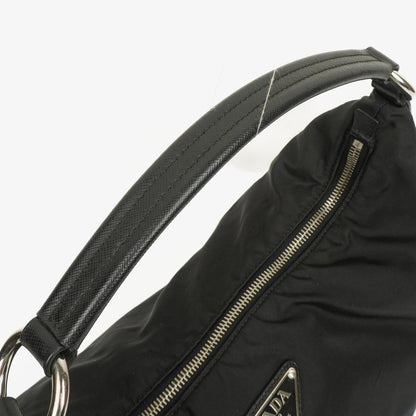 Prada Sacca Schultertasche aus schwarzem Tessuto Nylon Nero