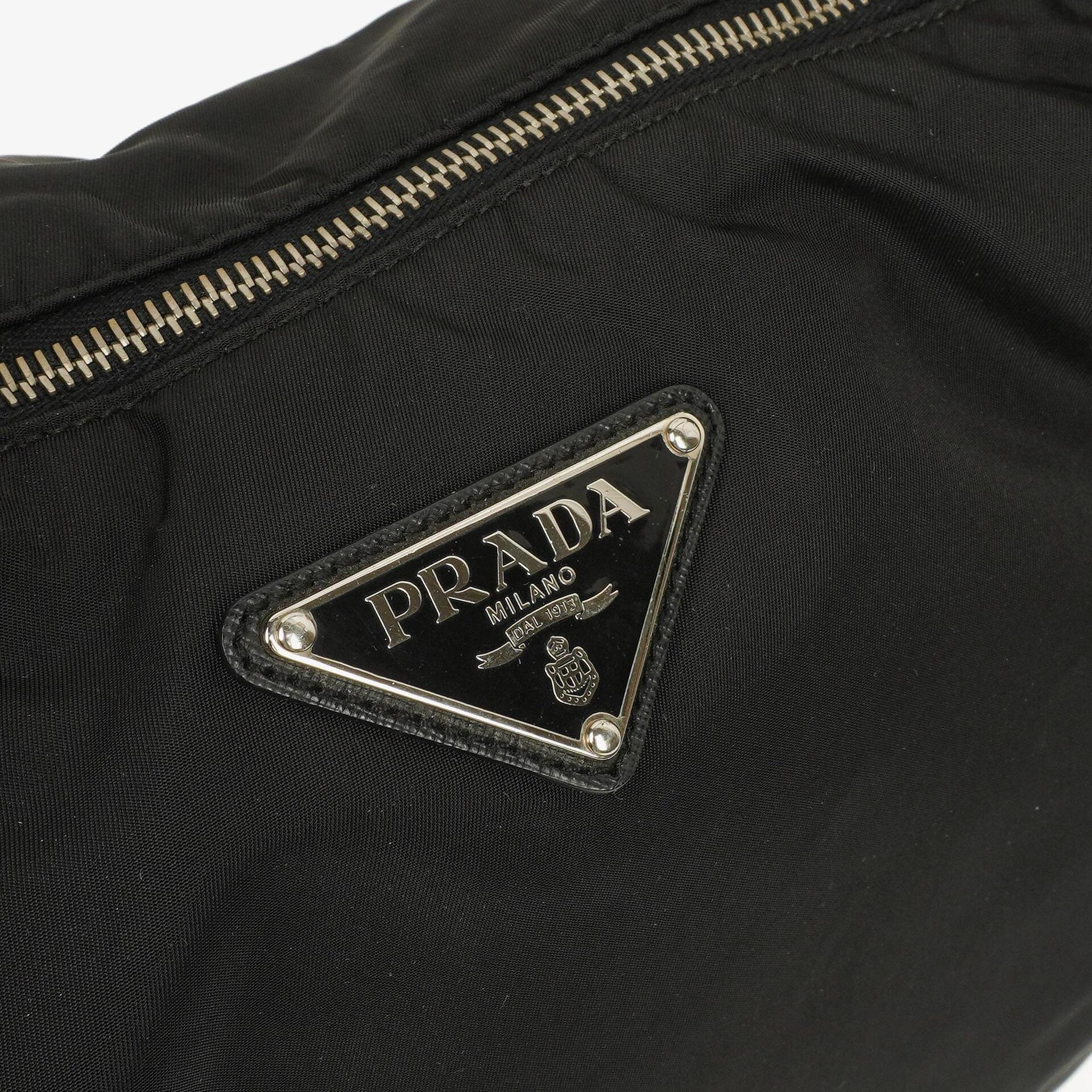 Prada Sacca Schultertasche aus schwarzem Tessuto Nylon Nero
