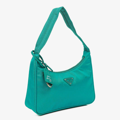 Prada Tessuto Re-Edition 2000 Mini Hobo-Tasche aus Nylon in Pavone