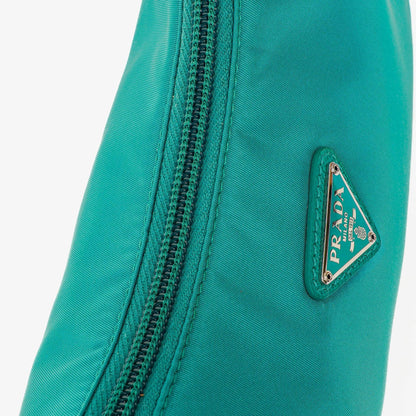 Prada Tessuto Re-Edition 2000 Mini Hobo-Tasche aus Nylon in Pavone