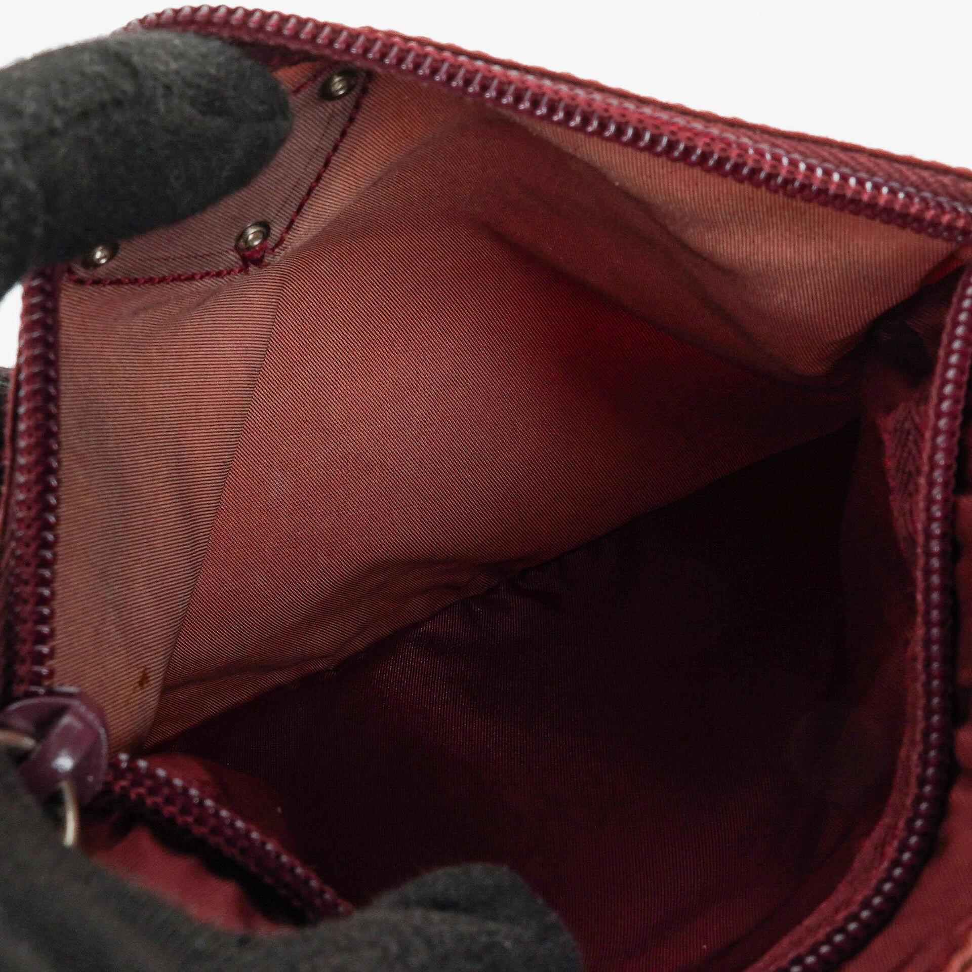 Prada Tessuto Nylon Schultertasche