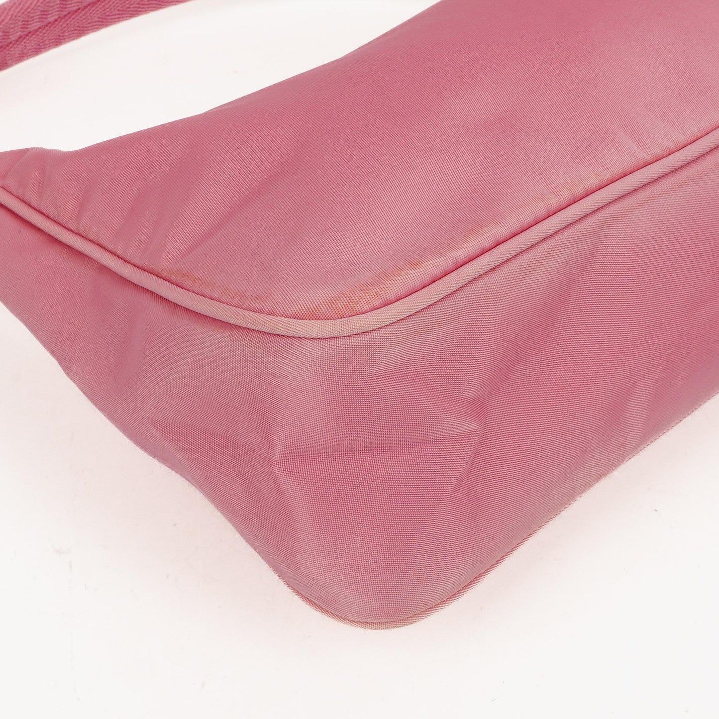 Prada Tessuto Mini Hobo-Tasche aus pinkem Nylon