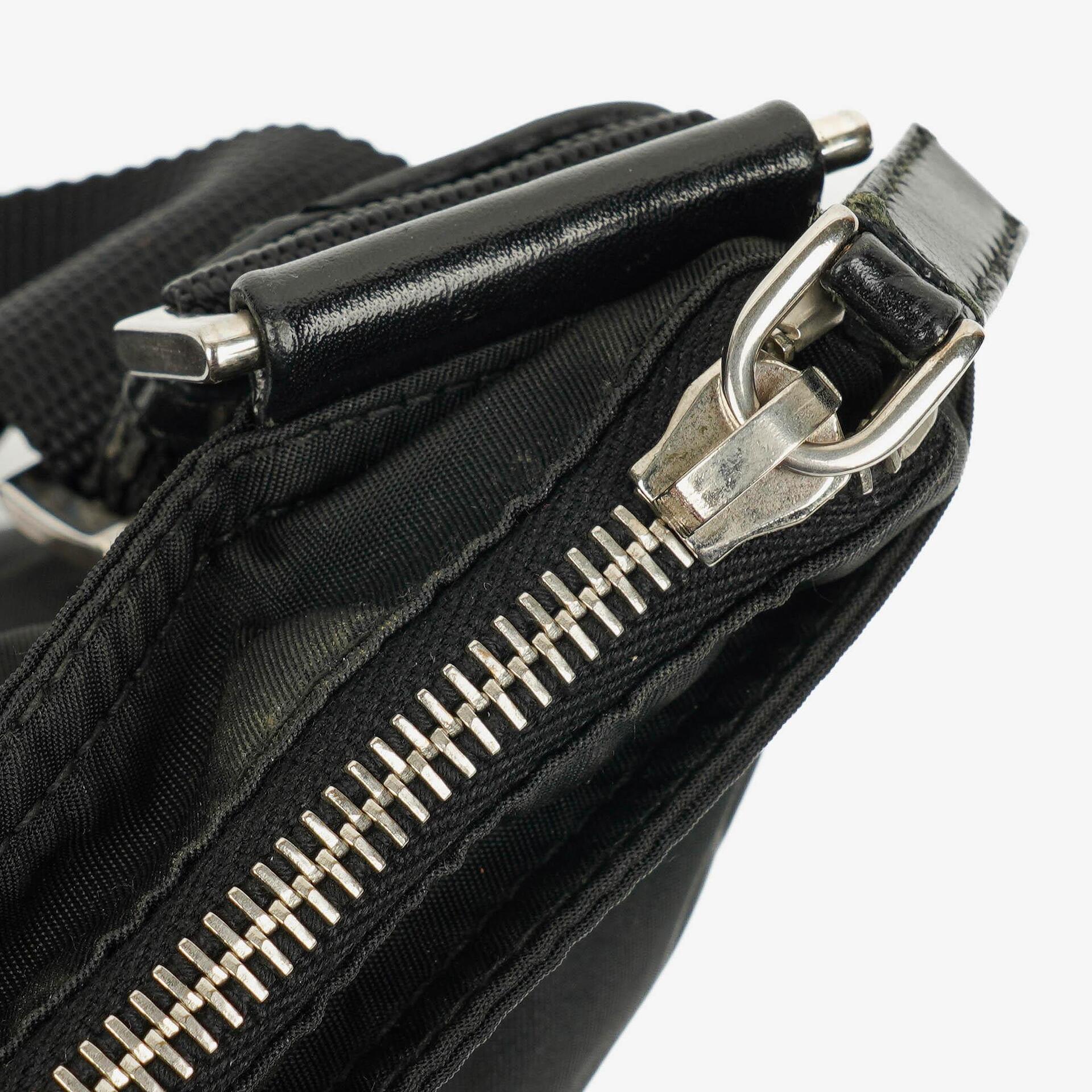Prada Vela Sport Schwarze Nylon Umhängetasche